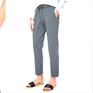 Lululemon On The Fly Pant 28" Melanite Grey Color Size 2